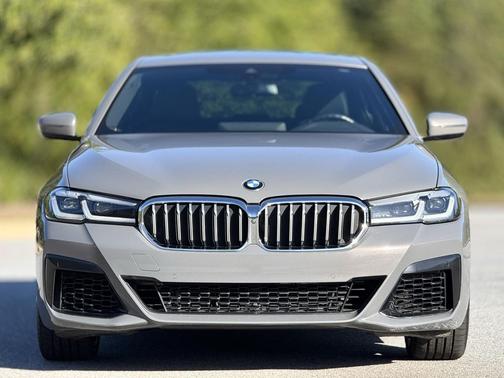 2021 BMW 540 540i