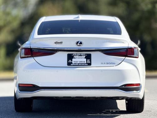 2020 Lexus ES 300h Base