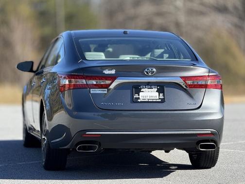 2017 Toyota Avalon XLE