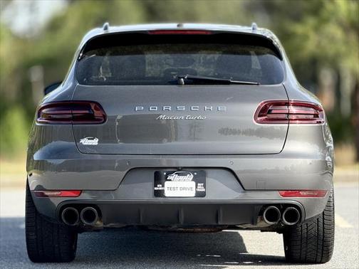 2015 Porsche Macan Turbo