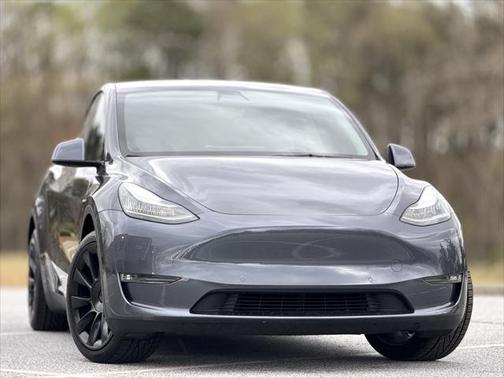 2022 Tesla Model Y Long Range Dual Motor All-Wheel Drive
