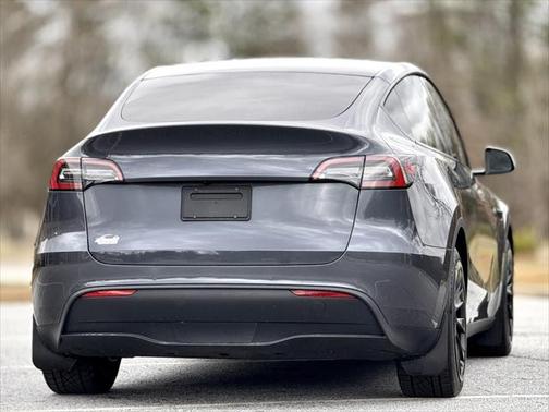 2022 Tesla Model Y Long Range Dual Motor All-Wheel Drive