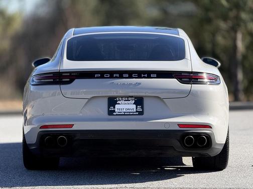 2018 Porsche Panamera 4S