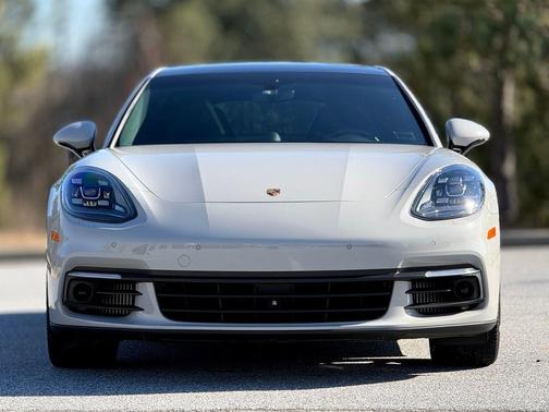 2018 Porsche Panamera 4S
