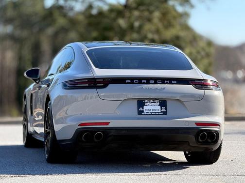 2018 Porsche Panamera 4S