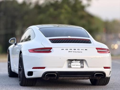 2018 Porsche 911 Carrera