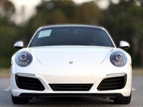2018 Porsche 911 Carrera