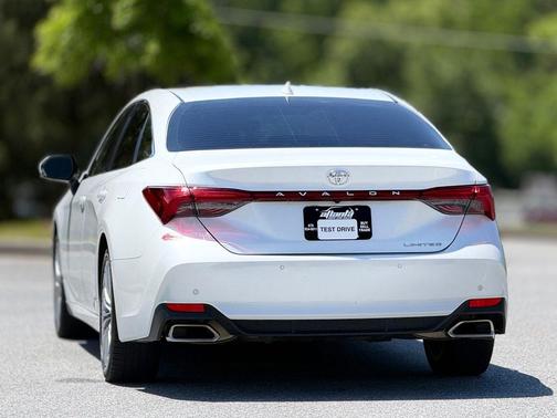 Wind Chill Pearl 2020 Toyota Avalon Limited