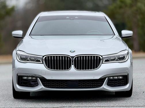 2018 BMW 750 i xDrive