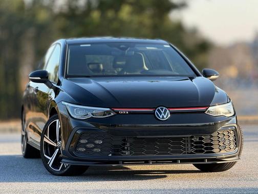 2024 Volkswagen Golf GTI 2.0T SE DSG