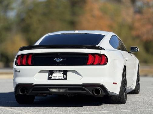 2020 Ford Mustang EcoBoost