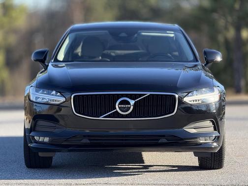 2018 Volvo S90 T5 Momentum