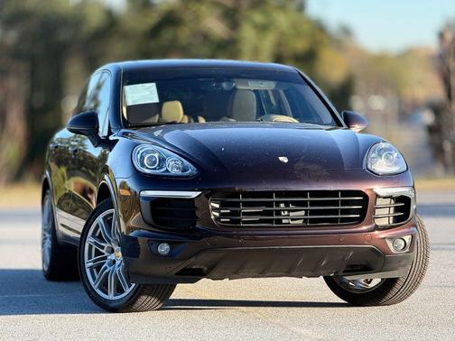 2017 Porsche Cayenne Platinum Edition