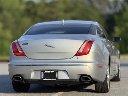2015 Jaguar XJ Base