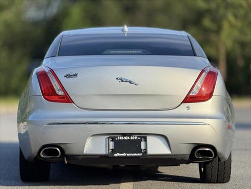 2015 Jaguar XJ Base