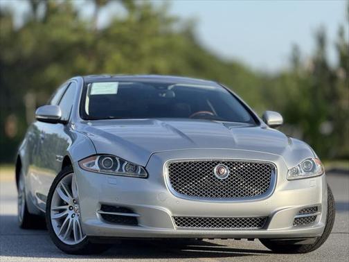 2015 Jaguar XJ Base