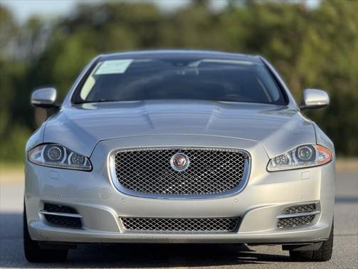 2015 Jaguar XJ Base