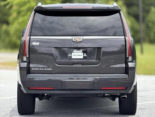 2017 Cadillac Escalade Luxury