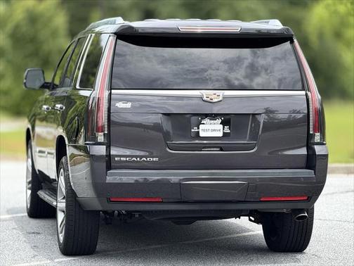 2017 Cadillac Escalade Luxury