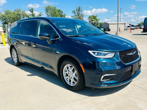 2023 Chrysler Pacifica Touring-L