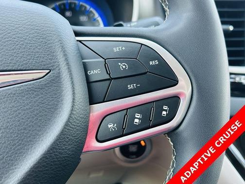2023 Chrysler Pacifica Touring-L