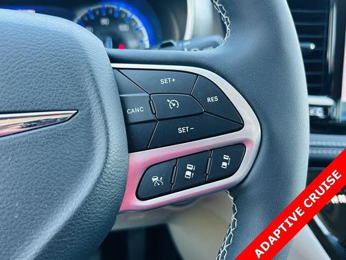 2022 Chrysler Pacifica Touring-L