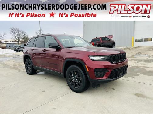 2025 Jeep Grand Cherokee Laredo