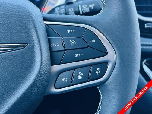 2026 Chrysler Pacifica Hybrid Select