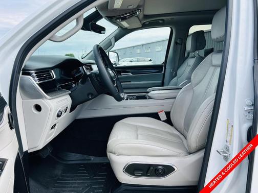 Bright White Clearcoat 2022 Jeep Wagoneer Series III