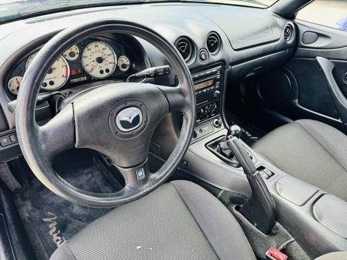 2002 Mazda MX-5 Miata