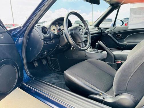 2002 Mazda MX-5 Miata 