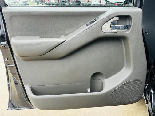 Super Black 2010 Nissan Frontier SE