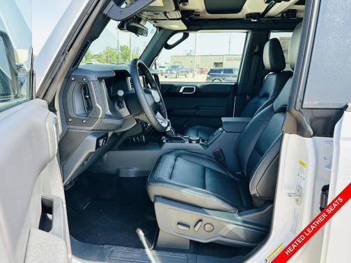 Oxford White 2026 Ford Bronco Badlands