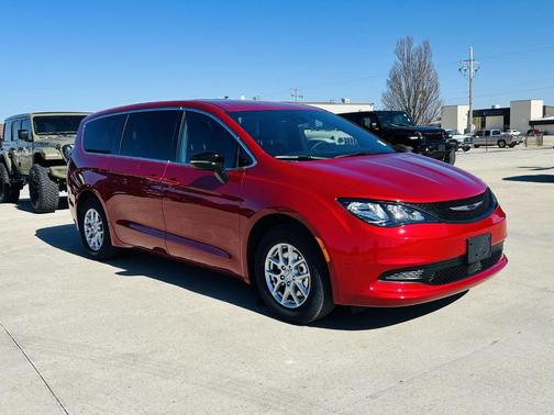 2026 Chrysler Voyager LX