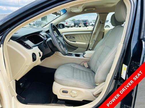 2014 Ford Taurus SE