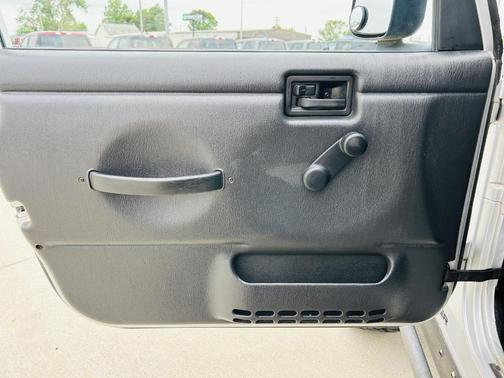 Bright Silver Metallic 2004 Jeep Wrangler X