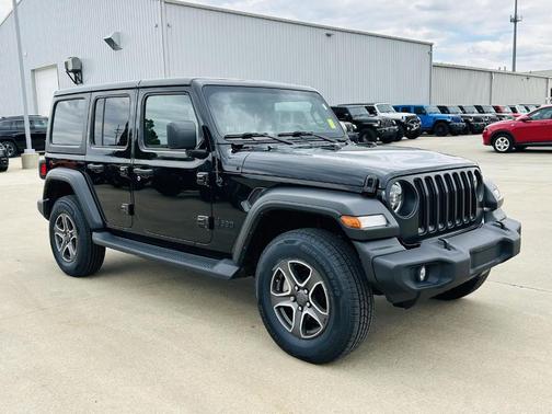 Black Clearcoat 2022 Jeep Wrangler Unlimited Sport
