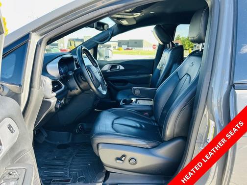 2021 Chrysler Pacifica Hybrid Touring L