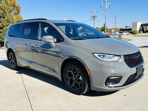 2021 Chrysler Pacifica Hybrid Touring L