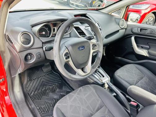 2013 Ford Fiesta SE