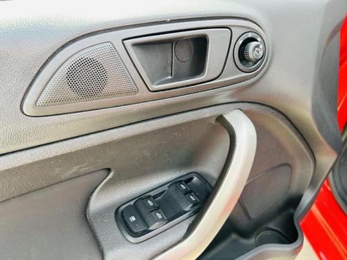 2013 Ford Fiesta SE