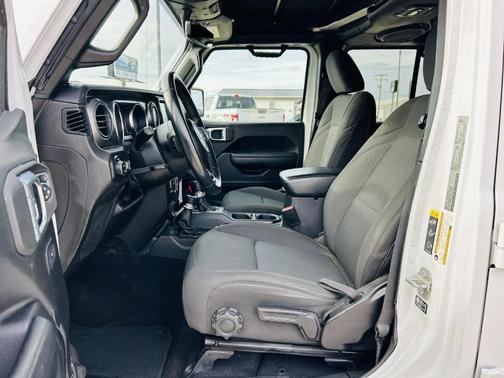 2022 Jeep Gladiator Sport