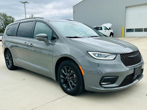 2021 Chrysler Pacifica Touring-L