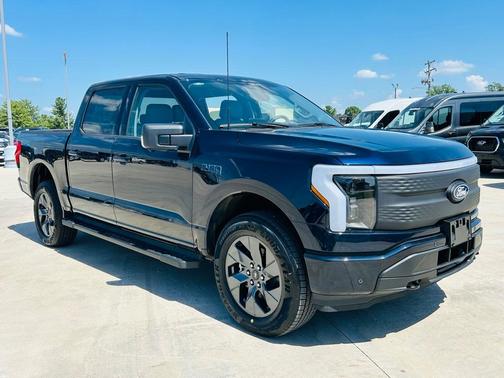 2025 Ford F-150 Lightning Flash