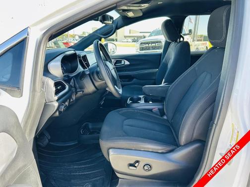 2023 Chrysler Pacifica Touring