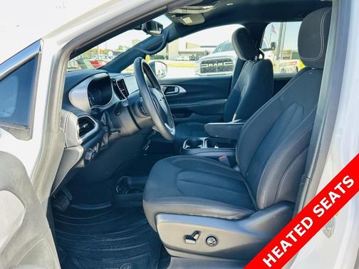 2023 Chrysler Pacifica Touring