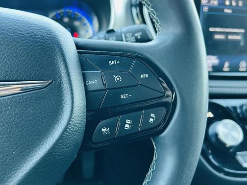 2023 Chrysler Pacifica Touring
