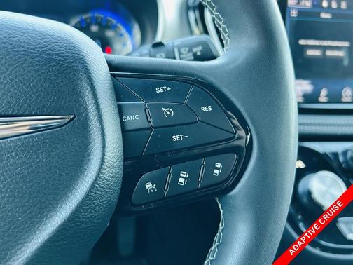 2023 Chrysler Pacifica Touring