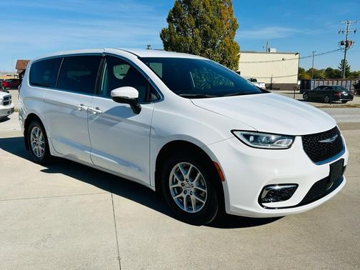 2023 Chrysler Pacifica Touring