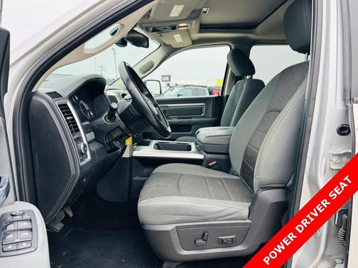 2016 RAM 1500 SLT